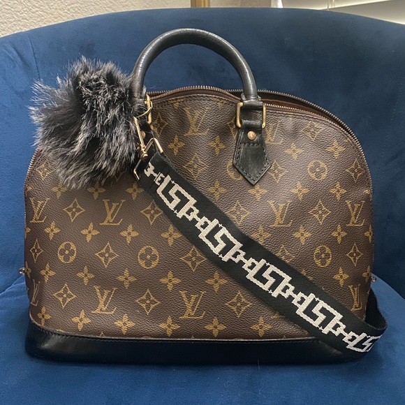 SOLD✨Auth Louis Vuitton ✨✨ - Picture 1 of 10